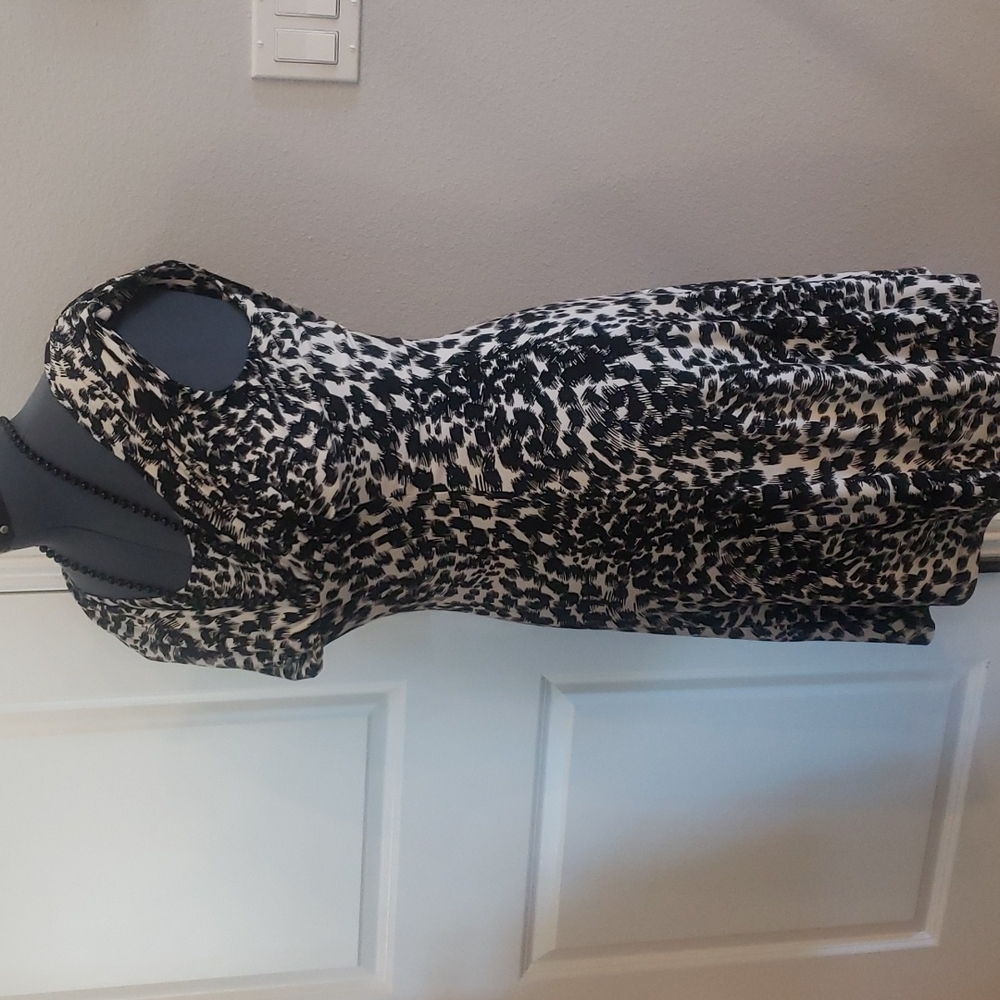 Calvin klein White and Black dress size 6